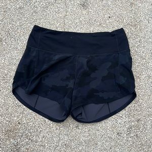 Size 4 black camo speed up shorts